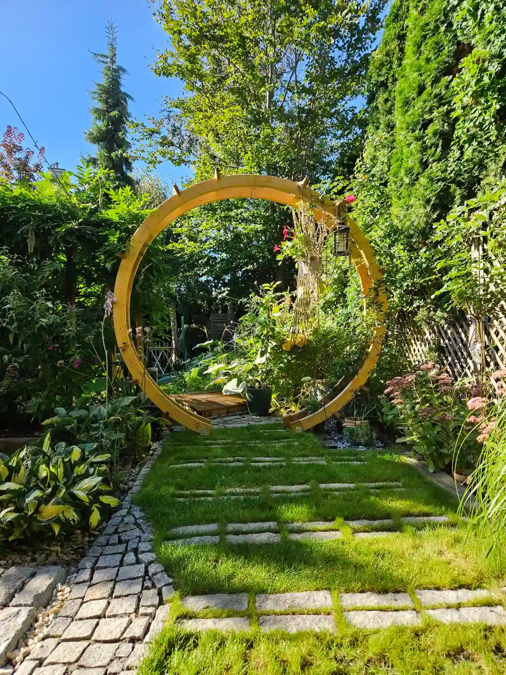  Pergola_Moongate_-_Iwona_Modlinska_3